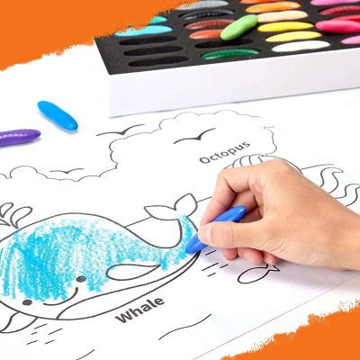 Hộp 12 Màu Sáp Peanut Và Tranh Tô Màu Dán Tường - Y Plus+ CP210600