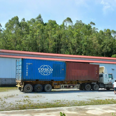 Thảm lót sàn xe ô tô VOLKWAGEN TERAMONT 2018+ đến nay Nhãn hiệu Macsim chất liệu nhựa TPV cao cấp màu be