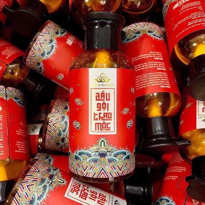 Dầu gội thảo mộc Phấn Nụ Hoàng Cung chai 300ml