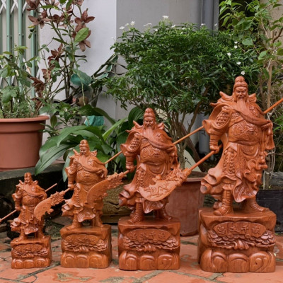 Tượng quan công cầm đao gỗ hương kt cao 60cm