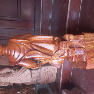 Tượng trần quốc tuần ,trần hưng đạo vương bằng gỗ hương  kt cao 60