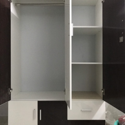 Tủ nhựa Đài Loan 3 cánh trắng phối đen 1m65x1m05