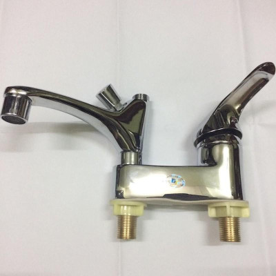 Vòi chậu rửa mặt kiêm vòi hoa sen Caesar nóng lạnh dùng chậu 3 lỗ - bảo hành 4,5 năm