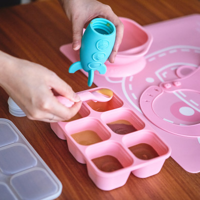 Bình bóp ăn dặm silicon có thìa cho bé Marcus & Marcus, từ 6 tháng