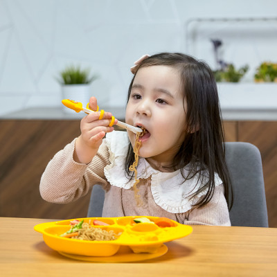 Đũa tập ăn phi hành gia cho bé Marcus & Marcus, từ 3 tuổi – Lola