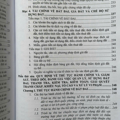 Sách Quy Định Chi Tiết Thi Hành Luật Đất Đai, Đăng Ký Đất Đai, Tài Sản Gắn Liền Với Đất, Cấp Giấy Chứng Nhận Quyền Sử Dụng Đất - V2521T