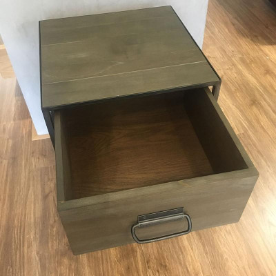 Tủ đầu giường decor sang trọng SMLIFE Tina 2C | D46,0 x R46,0 x C61,3cm | gỗ thông và thép tĩnh điện