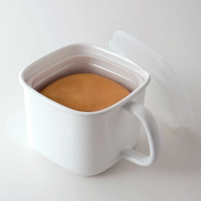 Hộp đựng bảo quản nắp mềm có tay cầm tiện lợi màu trắng ( dung tích 800ML ) - Hàng nội địa Nhật Bản.