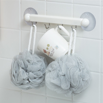 Thanh nhựa 4 móc treo đồ núm hít chân không Yamada - Màu trắng