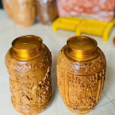 Hộp đựng trà ( chè ) khắc nhiều hoa văn khắc nhau  bằng gỗ bách xanh kt 20×10cm  