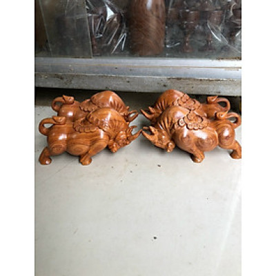 Cặp tượng bò tót bằng gỗ hương đá kt 20×8×9cm