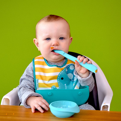 Bộ bát và thìa nghiền thức ăn silicon cho bé Marcus & Marcus, từ 6 tháng - Xanh dương