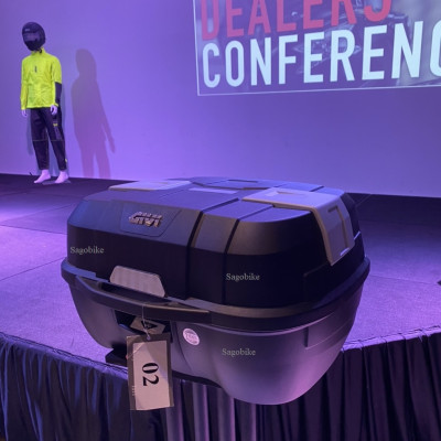 Thùng givi B45NM, thùng sau xe 45lit kèm đế, ốc gắn