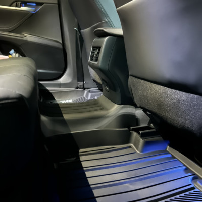 Thảm lót sàn xe ô tô TOYOTA CAMRY 2025+ Nhãn hiệu Macsim 3W chất liệu nhựa TPE đúc khuôn cao cấp màu đen màu be