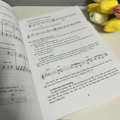 Combo Tự Học Đàn Guitar (Bộ 2 Tập)  (Với Phần Bài Tập Gồm 150 Bài Hát Nổi Tiếng Trong Và Ngoài Nước)