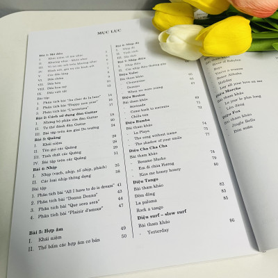 Combo Tự Học Đàn Guitar (Bộ 2 Tập)  (Với Phần Bài Tập Gồm 150 Bài Hát Nổi Tiếng Trong Và Ngoài Nước)