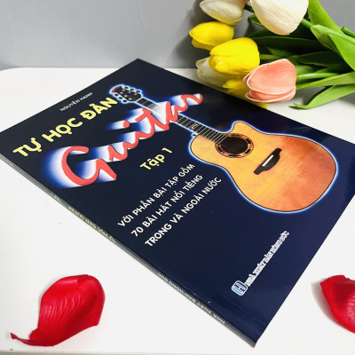 Combo Tự Học Đàn Guitar (Bộ 2 Tập)  (Với Phần Bài Tập Gồm 150 Bài Hát Nổi Tiếng Trong Và Ngoài Nước)
