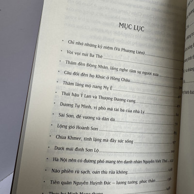 ĐỂ LẠI NHỮNG DẤU CHÂN - Nguyễn Phan Khiêm - Liên Việt - NXB Văn Học.