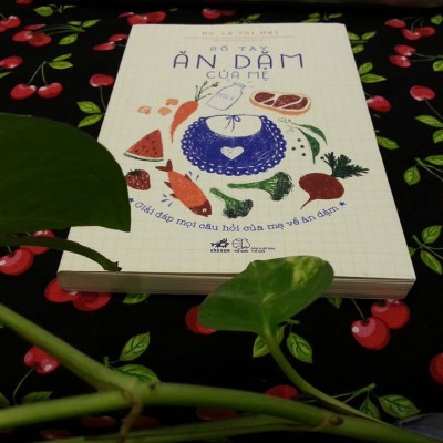 Combo Phương Pháp Ăn Dặm Cho Bé: Sổ Tay Ăn Dặm Của Mẹ + Ăn Dặm Kiểu Nhật (Tặng kèm poster An Toàn Cho Con Yêu - Quy Tắc 5 Ngón Tay)