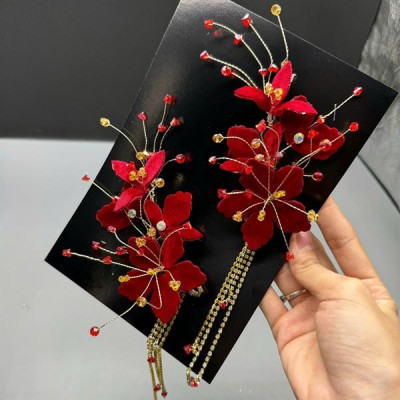 Cài tóc cô dâu hoa nhung đỏ đính dây đá tua rua mẫu mới