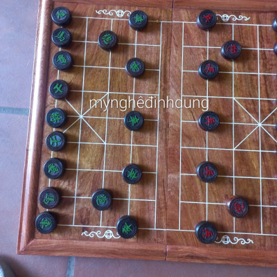 Bộ bàn cờ tướng bằng gỗ hương đá 50x50x3.5cm +quân cò gỗ trắc đỏ đen đẹp long lanh kt 4.0x1.5cm