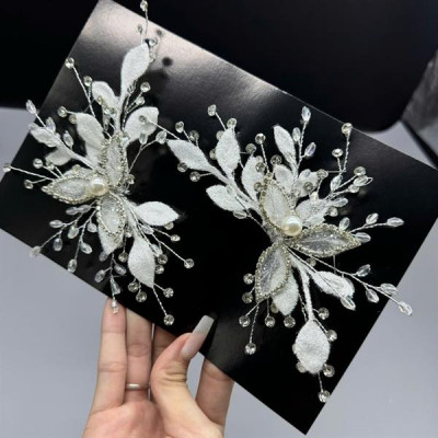 Cài tóc cô dâu lá nhũ đính đá mẫu mới t9/2024