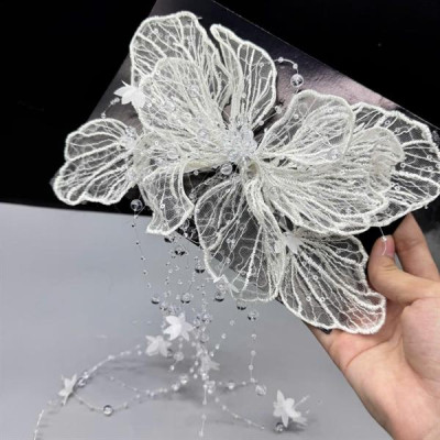 Cài tóc cô dâu hoa vải gân trắng dây pha lê đính hoa rơi