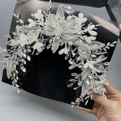 Băng đô cài tóc cô dâu hoa đá mẫu mới t8/2024