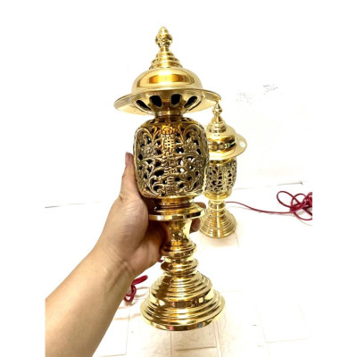 ĐÔI ĐÈN ĐỒNG CHẤT LIỆU BẰNG ĐỒNG KÍCH THƯỚC 30 cm nặng 1.8 kg. Bộ thờ cúng linh thiêng