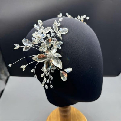 Cài tóc cô dâu hoa đá lấp lánh mẫu thủ công thiết kế mới t10/2024