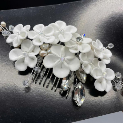 Cài tóc cô dâu hoa đất sét trắng có sẵn xược cài mã 009 - 15cm