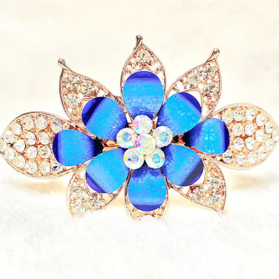 Kẹp Tóc Sườn, Kẹp Tóc Sau Đính Đá Hình Bông Hoa - Món Quà Tuyệt Vời Dành Tặng Mẹ Và Bà Yêu Thương Nhất