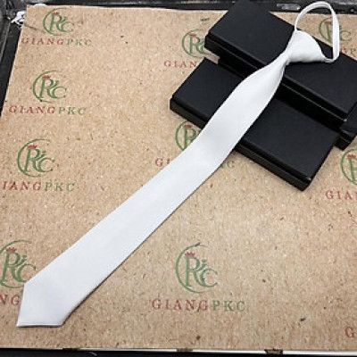 Cà vạt trắng nam màu trắng trơn kẻ tăm mẫu thắt sẵn dây rút mới t3/2024