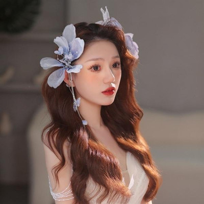 Cài tóc cô dâu màu xanh lưu ly tặng kèm hoa tai mẫu tháng 11/2023