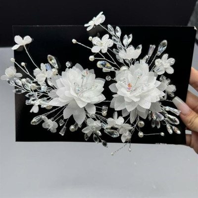 Cài tóc cô dâu hoa đính đá mẫu mới t9/2024