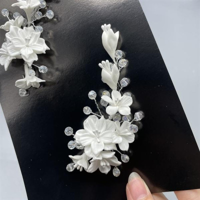 Cài tóc cô dâu hoa trắng nhỏ đính pha lê