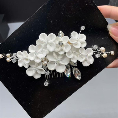 Cài tóc cô dâu hoa đất sét trắng có sẵn xược cài mã 009 - 15cm