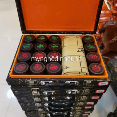 Combo Bộ quân cờ tướng bằng gỗ trắc đỏ đen + hộp da và tấm vải da bàn cờ để chơi 