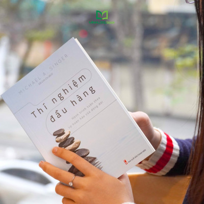 Sách- Thí Nghiệm Đầu Hàng - Hành Trình Tuân Theo Sự Hoàn Hảo Của Dòng Đời (ML)