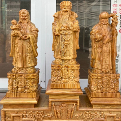 Combo bộ tượng phật tam đa phúc lộc thọ bằng gỗ huyết long cực đẹp kt cao 40×13×11cm +với chân đế kệ cùng gỗ huyết long đủ bộ 