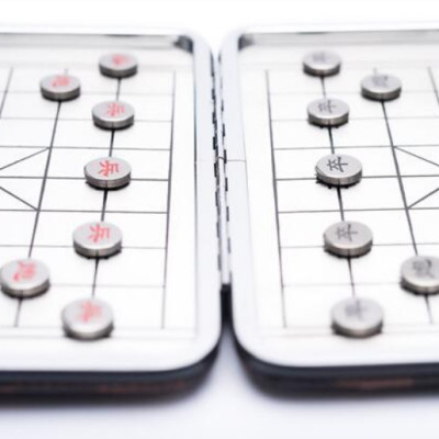 Bàn Cờ Tướng Mini Nam Châm 2 Mặt Tiện Ích, Cờ Tướng Nam Châm Bỏ Túi - Cờ Tướng Bàn Là Hộp Đựng, Bộ cờ tướng mini bỏ túi bằng nam châm, bàn cờ gập gọn 15x16Cm - Hàng chính hãng dododios