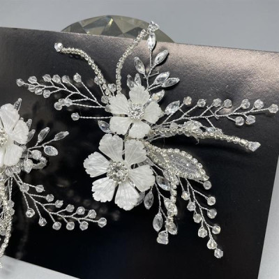 Cài tóc cô dâu mẫu mới đính dây đá t8/2024