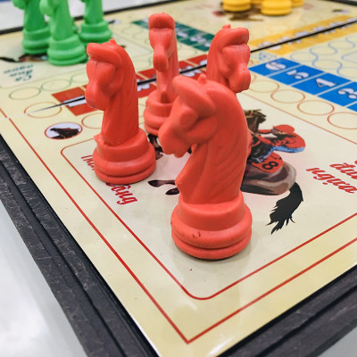 Cờ cá ngựa bằng nam châm - bàn cờ gập đôi đựng quân cờ - Size 28x28Cm - hãng dododios