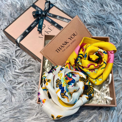 Khăn lụa tơ tằm Twilly thiết kế Tuệ