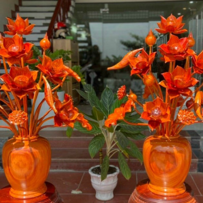 1 bình hoa sen 25 cành ,hoa lá ,gương , trang trí phòng khách ,phòng thờ bằng gỗ hương đỏ đẹp long lanh 