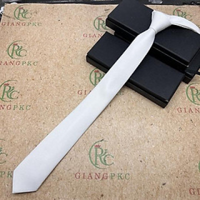 Cà vạt trắng nam màu trắng trơn kẻ tăm mẫu tự thắt mới t3/2024
