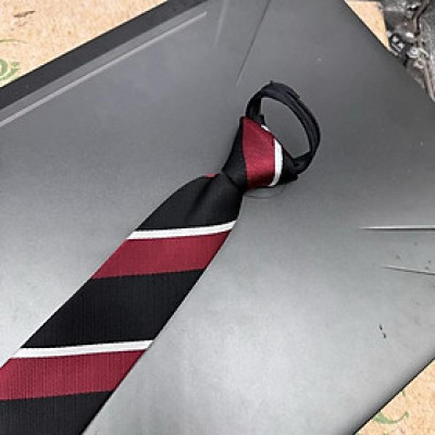 Cà vạt nam mẫu thắt sẵn dây kéo bản nhỏ 6cm màu đen kẻ đỏ