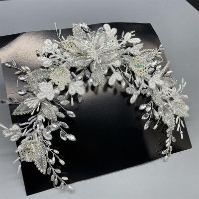 Băng đô cài tóc cô dâu hoa đá mẫu mới t8/2024