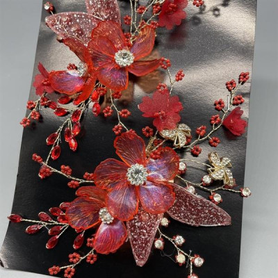 Cài tóc cô dâu hoa đỏ kết hạt cườm mẫu mới t8/2024