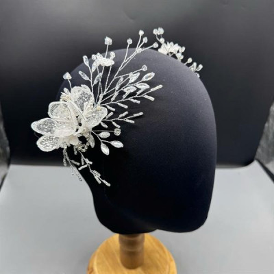 Cài tóc cô dâu hoa nhỏ đính kết hạt cườm mẫu mới t9/2024